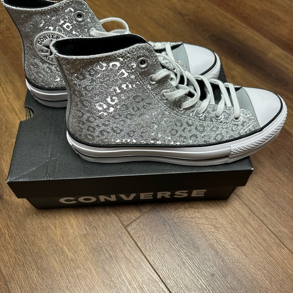 High-Top Silver Converse Sneakers - Picture 4 of 6